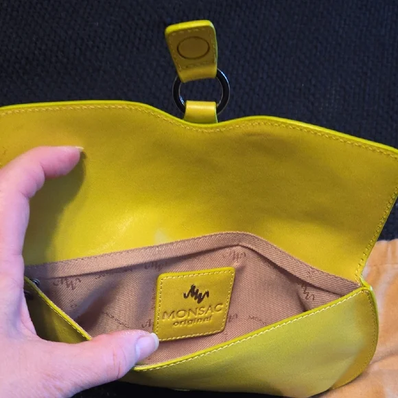 Monsac NWOT Vibrant Yellowish Green Leather Wristlet w/COA & Dust Bag - Picture 5 of 9